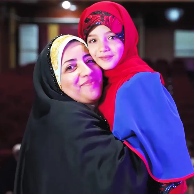 لبخند مادری