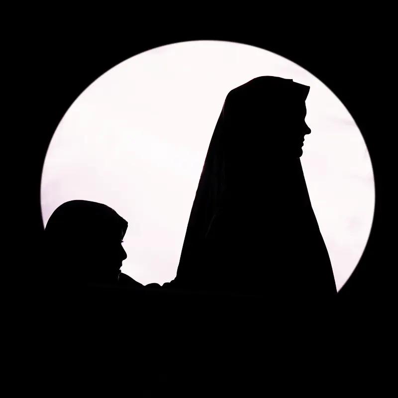 مادر-بی-حرم